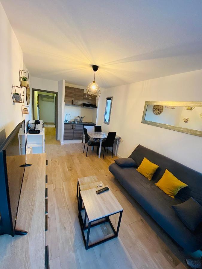 Appartement Au Port De Saint Cyprien מראה חיצוני תמונה
