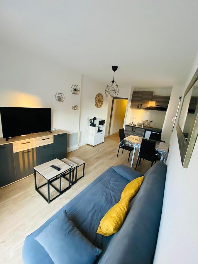 Appartement Au Port De Saint Cyprien מראה חיצוני תמונה